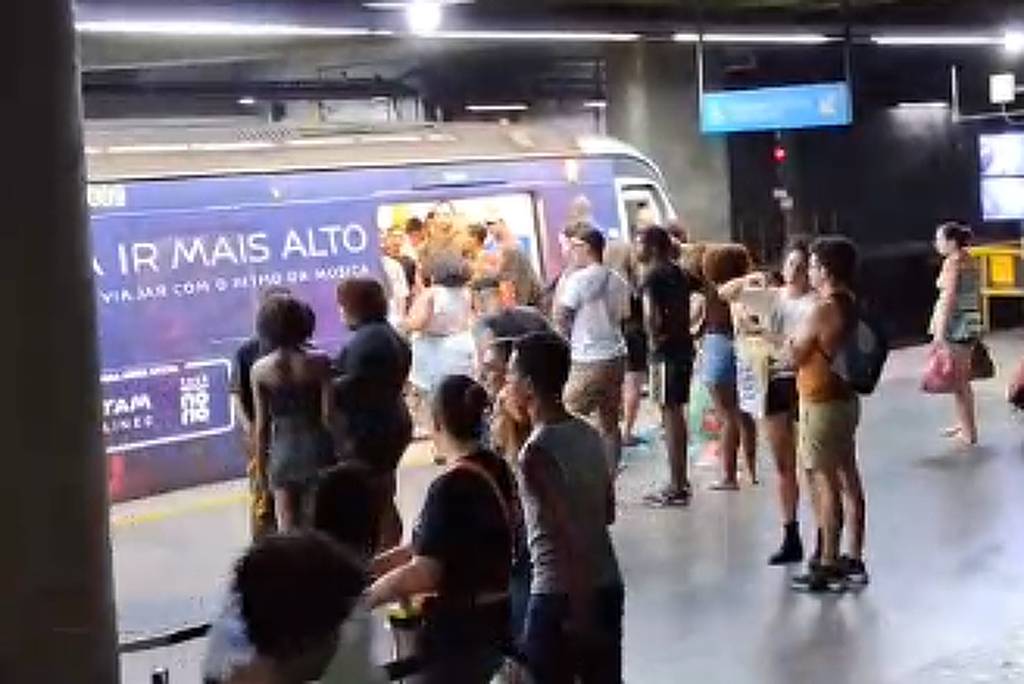Metrô do Rio registra fluxo tranquilo após megashow de Shakira em Copacabana