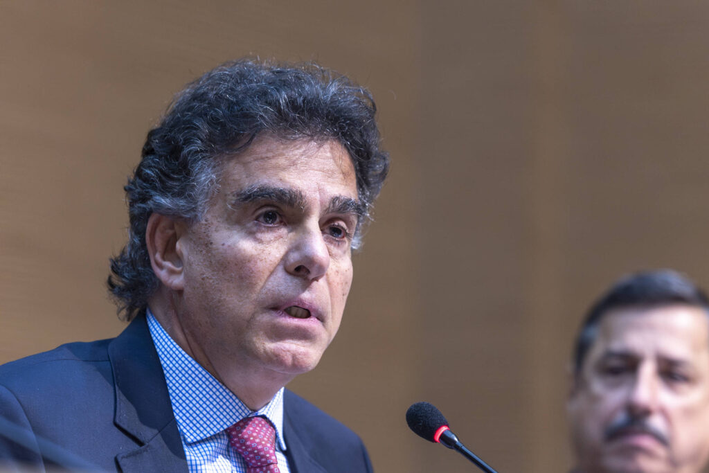 Presidente do TST classifica magistrados em 'azuis' e 'vermelhos' durante congresso