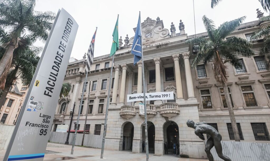 representantes da Pró-Reitoria de Graduação (PRG), da Pró-Reitoria de Inclusão e