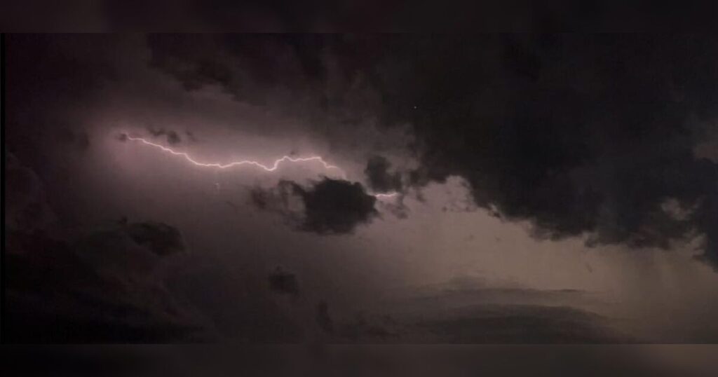 Inmet emite alerta de tempestades e ventos fortes para todo o Paraná