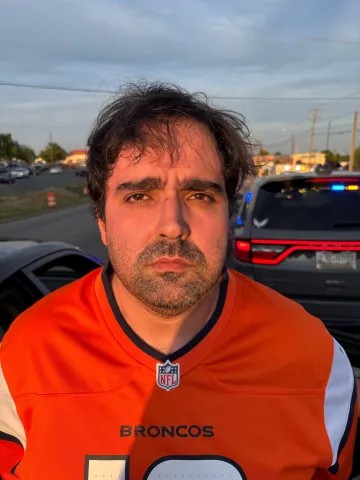 tagem, a pena fixada foi de nove anos e sete meses de prisão, além de ser réu po