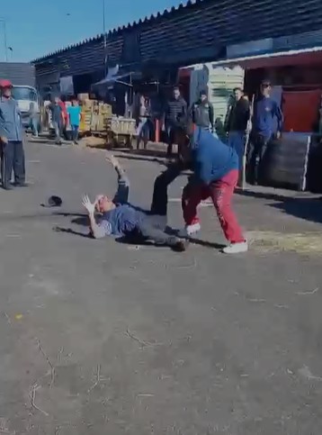 uma faca na cabeça na manhã desta quinta-feira (18) no Entreposto Terminal São P