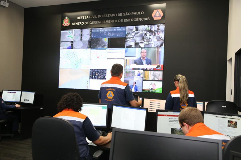 ariamente a ferramenta de emissão de alertas de eventos climáticos até que as au