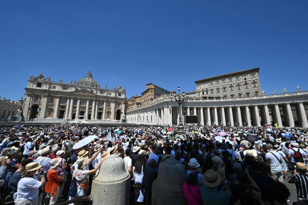 Vaticano barra sermões de mulheres em missas