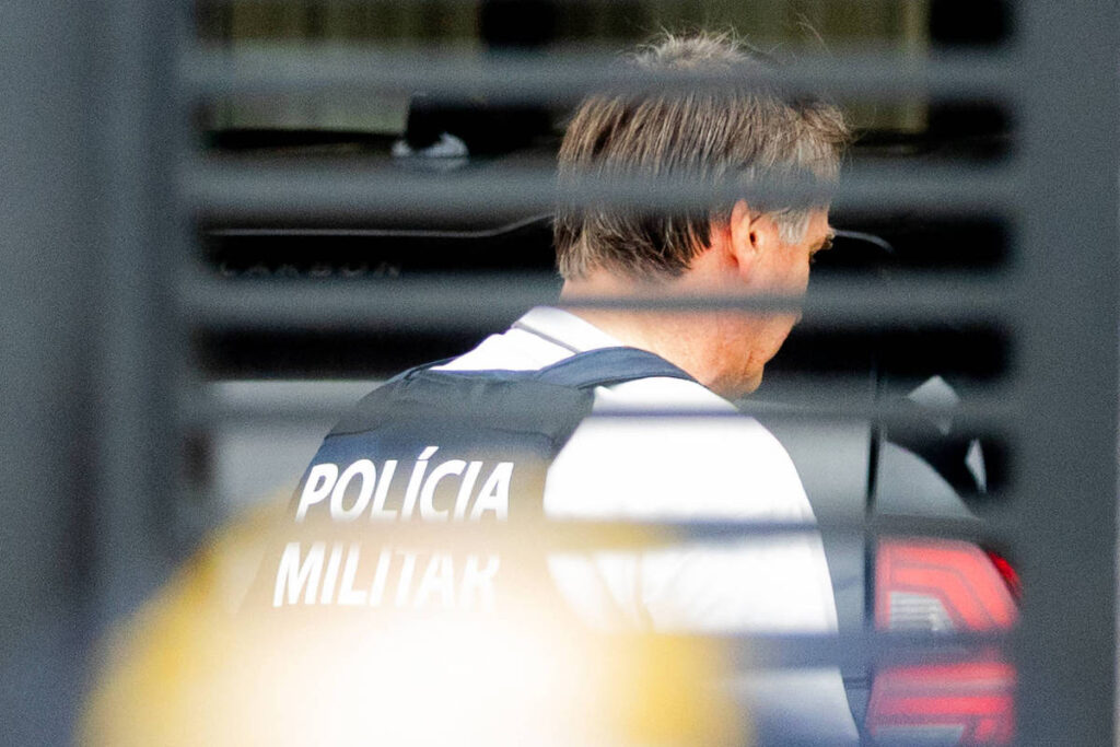 Bolsonaro no limite da prisão domiciliar: isolamento político e a expectativa por Moraes