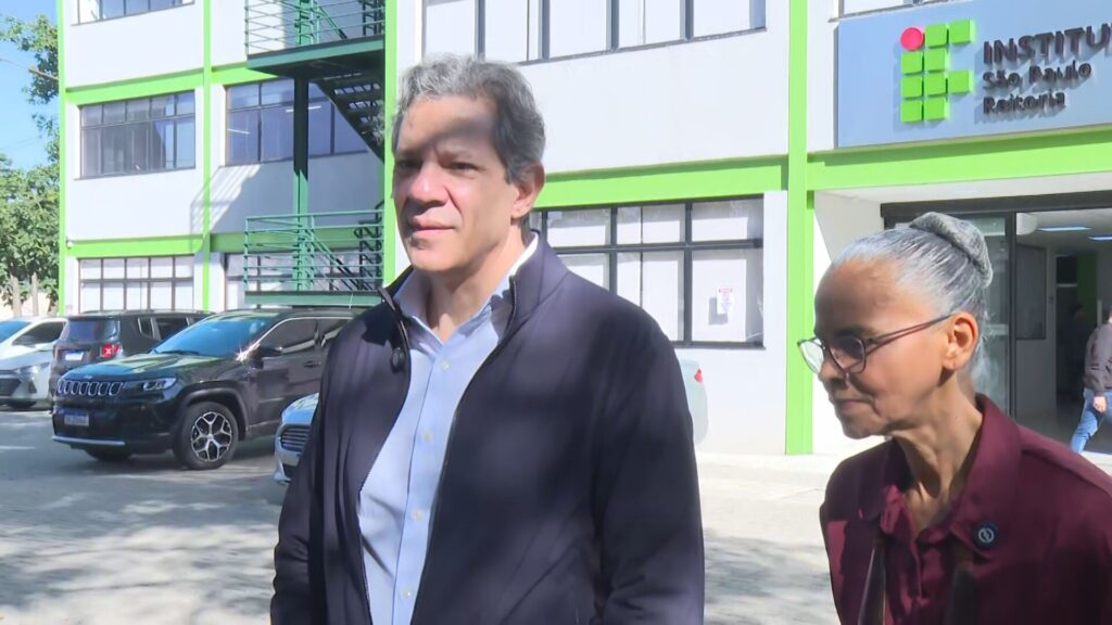 Fernando Haddad e Marina Silva durante visita ao Instituto Federal de São Paulo Reprodução/TV Globo