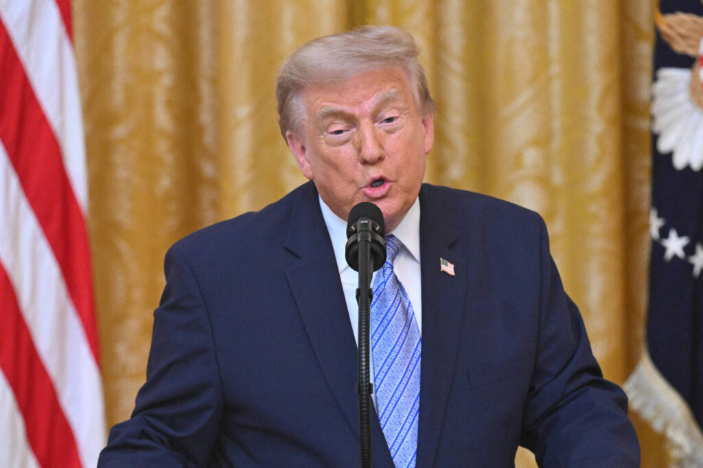 Donald Trump reitera teorias sobre fraude eleitoral de 2020 e acusa China