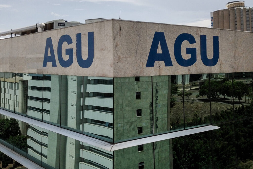 AGU tenta barrar divulgação de honorários bilionários após decisão da CGU