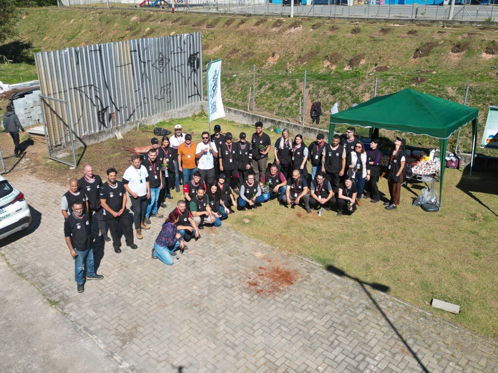 Guarulhos reforça biodiversidade com plantio de cem mudas nativas no Jardim Acácio