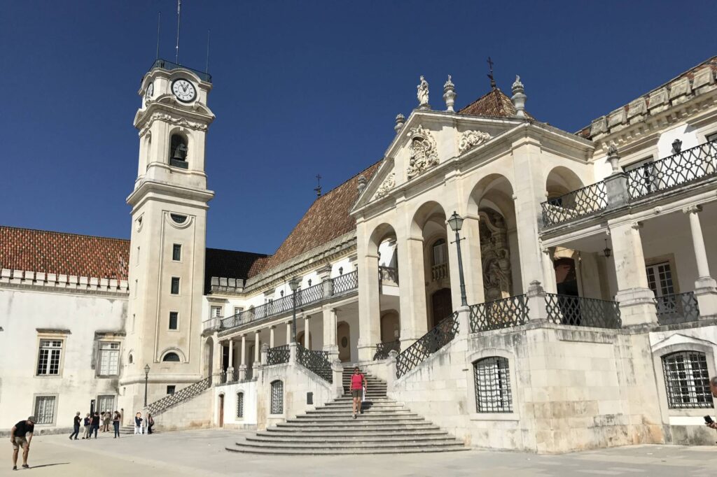 Viagens de juízes e ministros do STJ ao exterior geram questionamentos sobre transparência