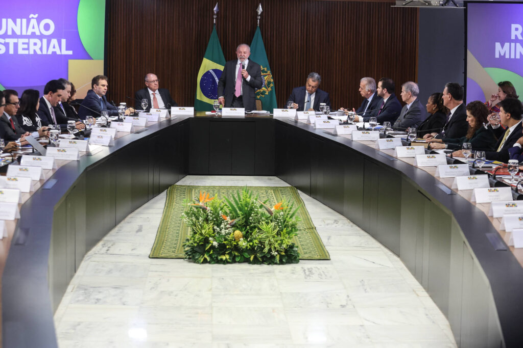 Planalto orienta ministros a intensificar comunicação com rigor da lei eleitoral