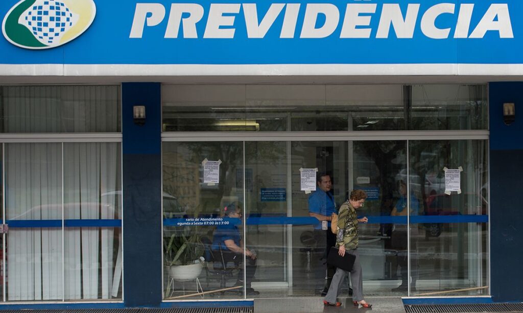 Governo indeniza beneficiários do INSS em R$ 547 milhões por descontos indevidos
