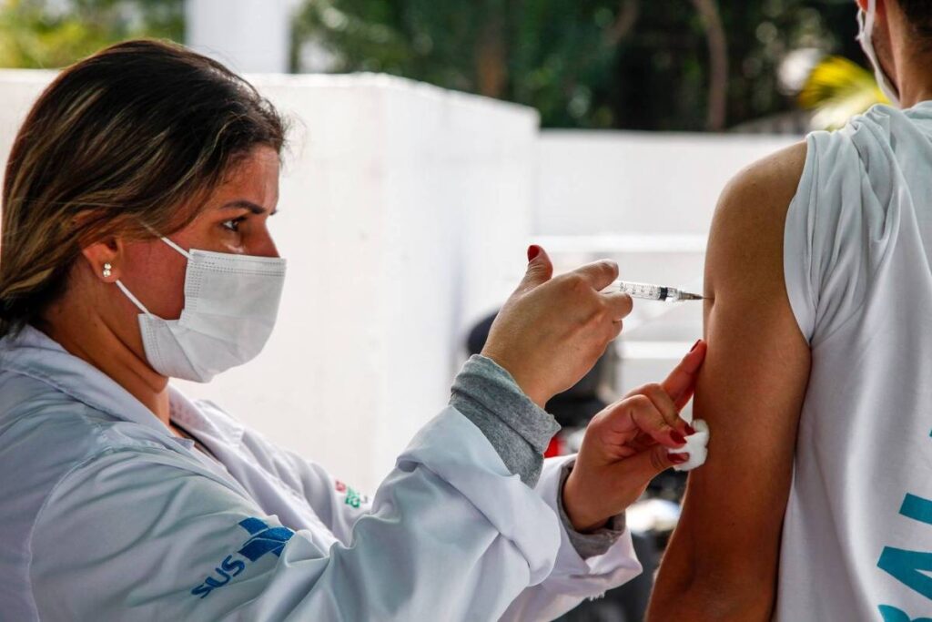 Vacina contra HPV: estudo brasileiro comprova proteção coletiva e eficácia da dose única