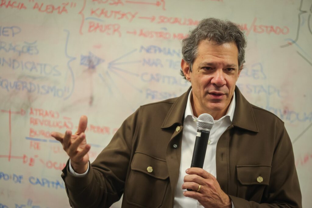 Haddad questiona privatizações em São Paulo e promete revisão de contratos estaduais