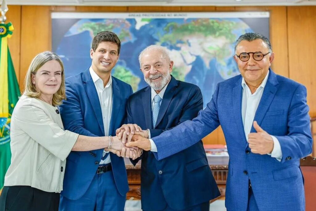 João Campos busca reforçar apoio de Lula para reverter cenário em Pernambuco