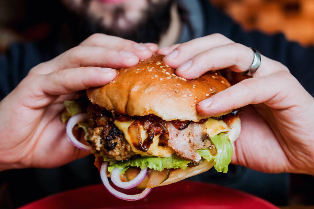 A ascensão do 'food noise' e o debate sobre a medicalização do apetite