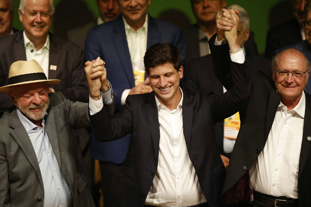 Aliados de João Campos ampliam apelo por presença de Lula em Pernambuco