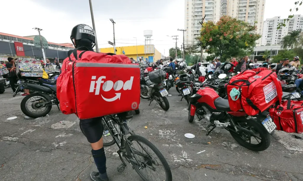 Anvisa autoriza venda de remédios em aplicativos de entrega como iFood e Rapp