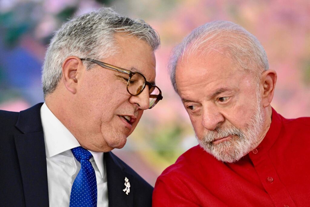 Campanha de Lula prioriza programas de cuidado com idosos e saúde na terceira idade