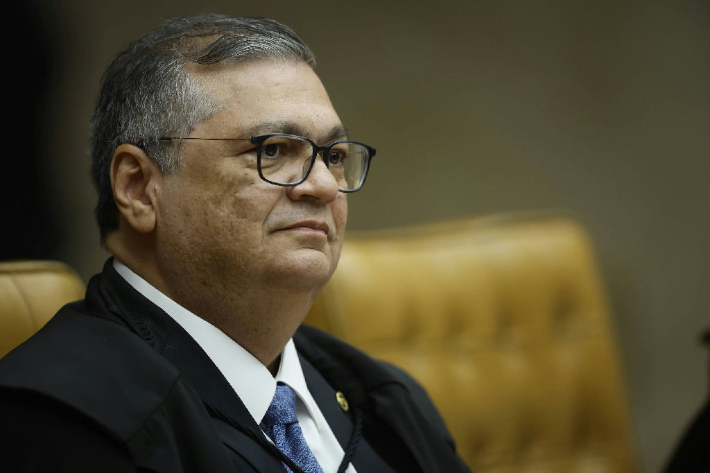 Dino admite excesso de protagonismo no STF, mas descarta recuo da corte