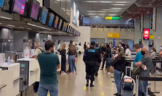 Drones causam paralisação em Guarulhos e afetam voos no principal aeroporto de SP