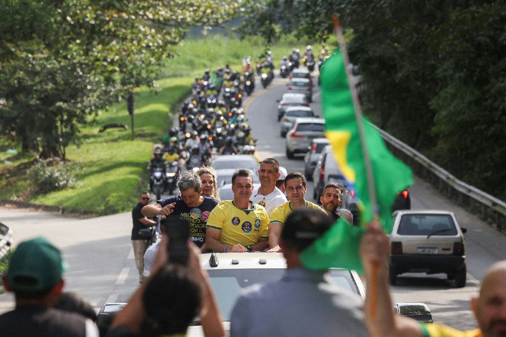 Em Angra dos Reis, Flávio Bolsonaro defende retomada de Angra 3 e novos resorts
