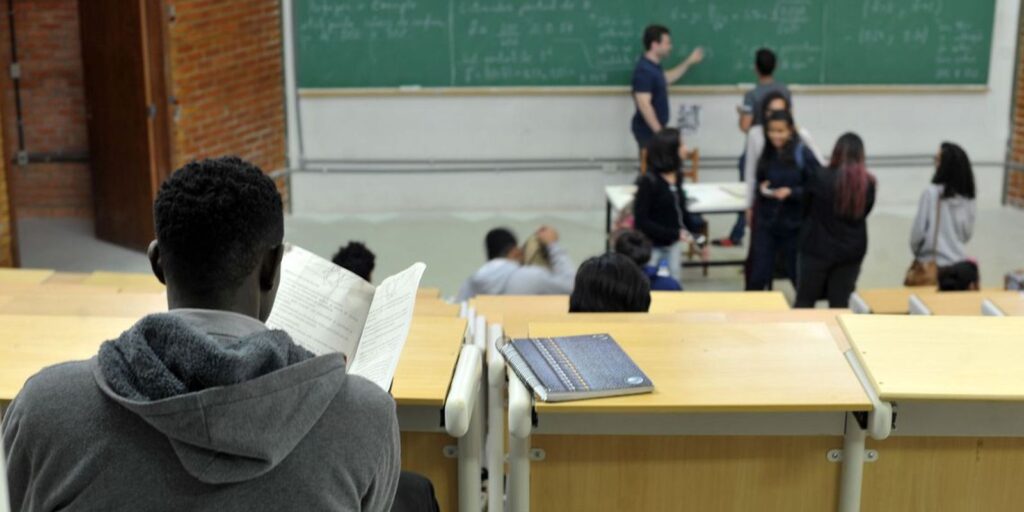 Estudantes na lista de espera do Fies começam a ser convocados nesta sexta-feira