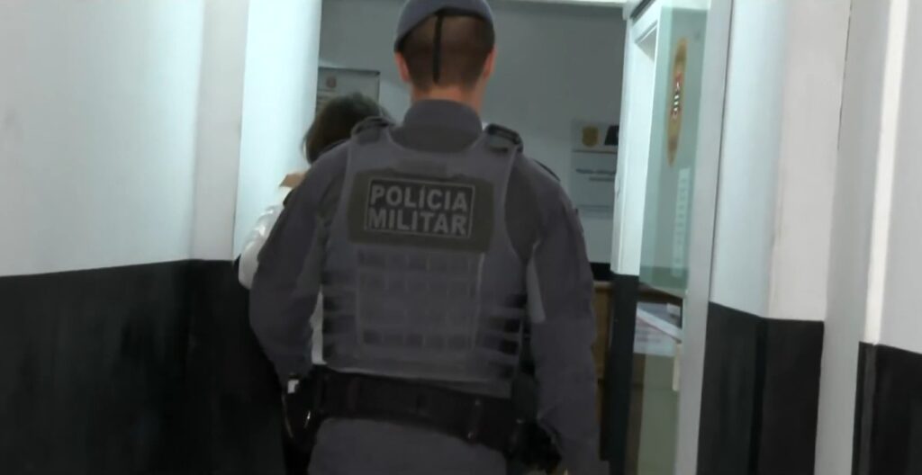 Justiça decreta prisão preventiva de advogado que agrediu filha de 6 anos em elevador