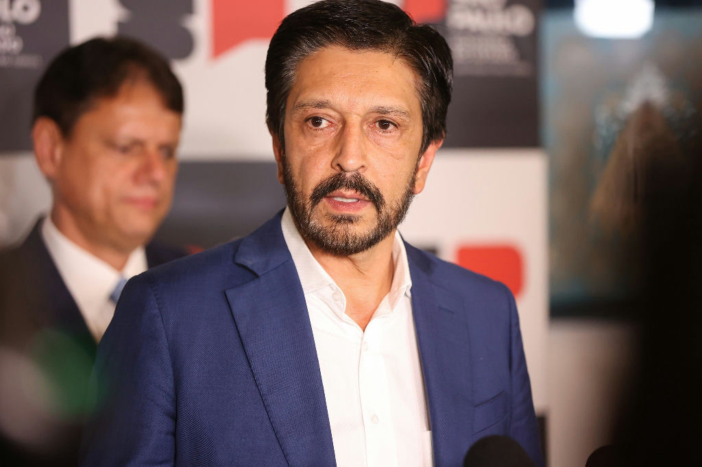 Justiça determina que Ricardo Nunes remova publicações com Tarcísio de redes da prefeitura