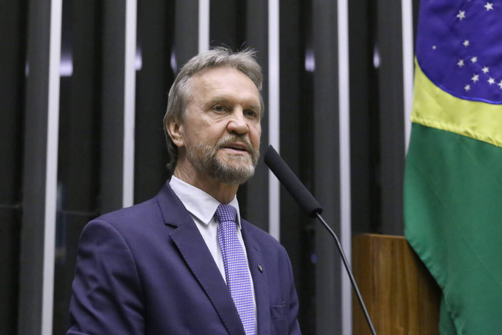 Líder do PT na Câmara, Pedro Uczai recebe alta hospitalar após sofrer AVC