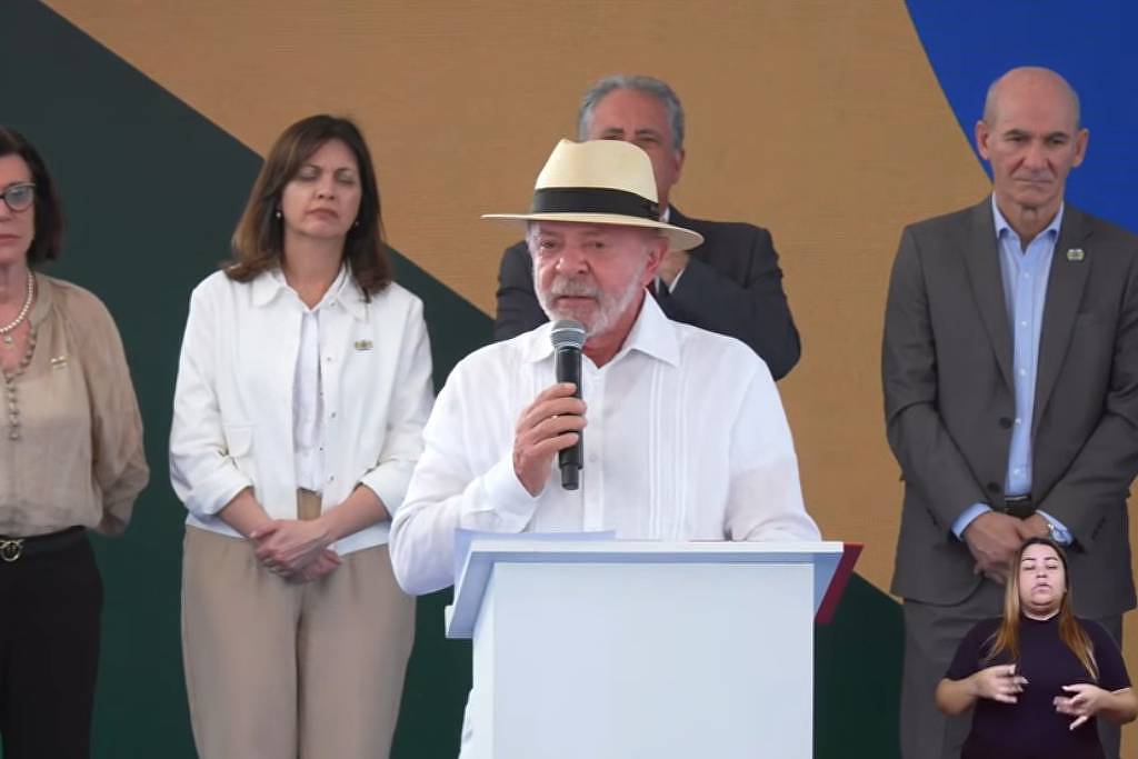 Lula defende projeto de submarino nuclear e destaca soberania brasileira