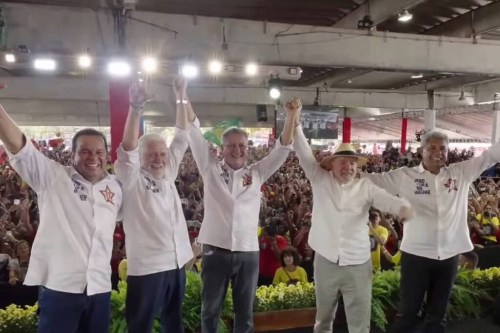 Lula pede votos para Jaques Wagner em convenção do PT na Bahia, sob o peso de investigações