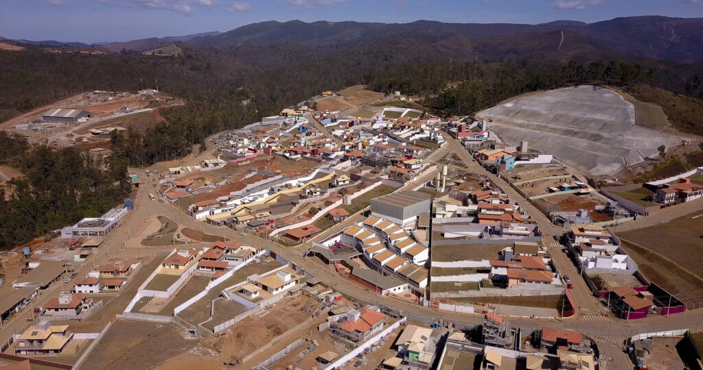 Municípios atingidos pela tragédia de Mariana desistem de ação contra BHP em Londres