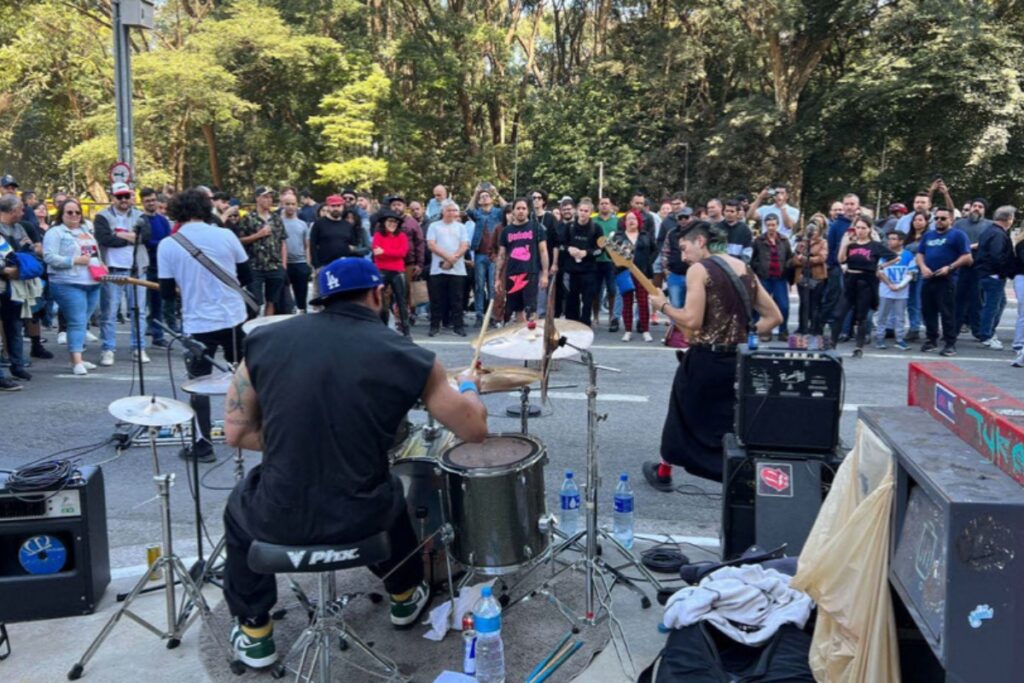 Novas regras da prefeitura restringem som de artistas na Avenida Paulista e geram polêmica
