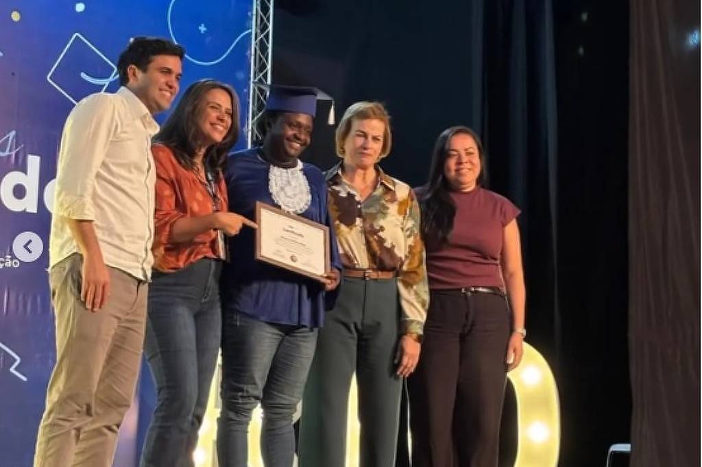 Sindicato do Rio denuncia uso de escolas públicas em campanha eleitoral