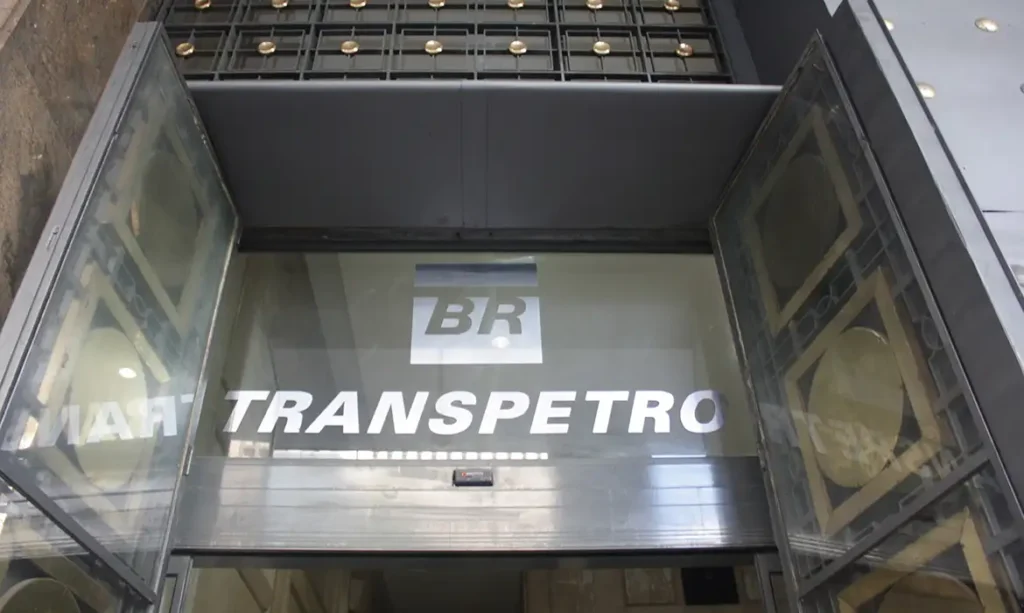 Transpetro lança concurso público com salários de até R$ 15 mil