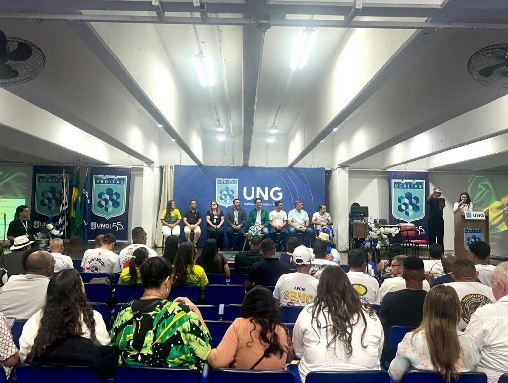 Universidade Guarulhos homenageia mestres e professores de capoeira com menção honrosa