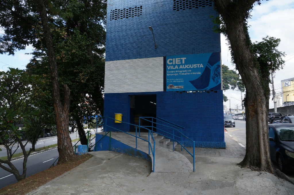 Vila Augusta recebe processo seletivo para vagas na área de logística