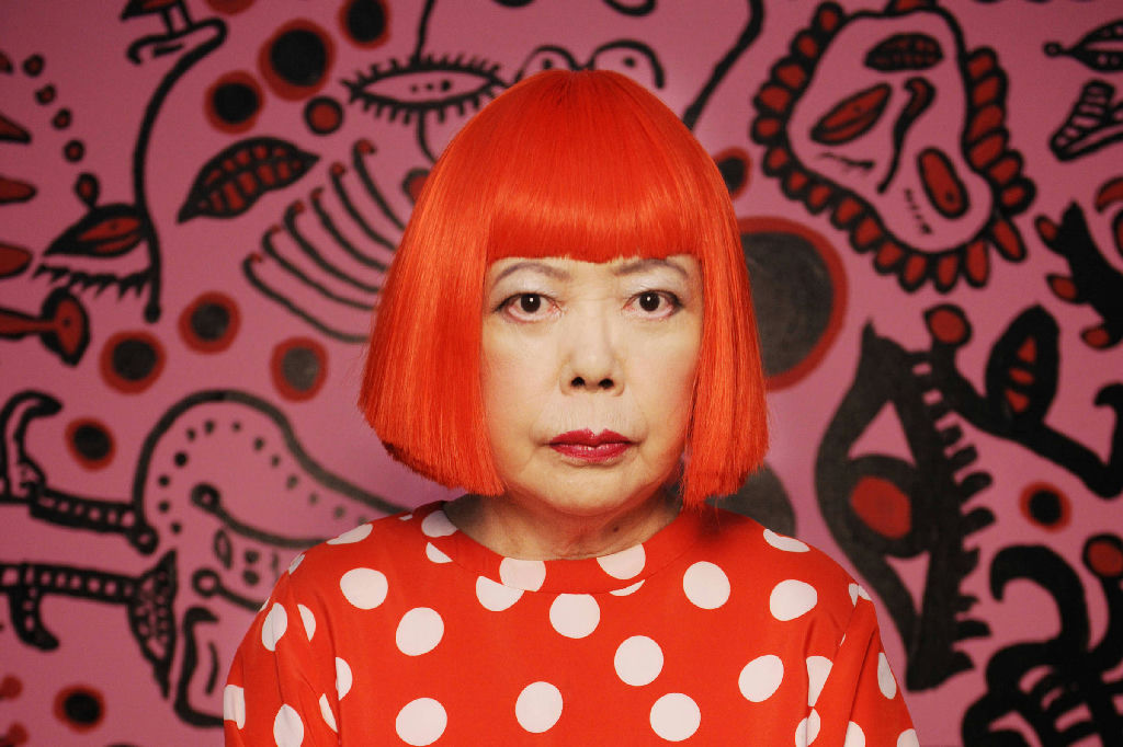 Yayoi Kusama: a artista que fez da loucura uma força motriz de vibrações políticas