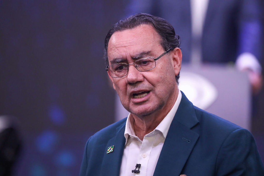 Augusto Cury reage a ataques após subir nas pesquisas e ironiza apelido de adversário