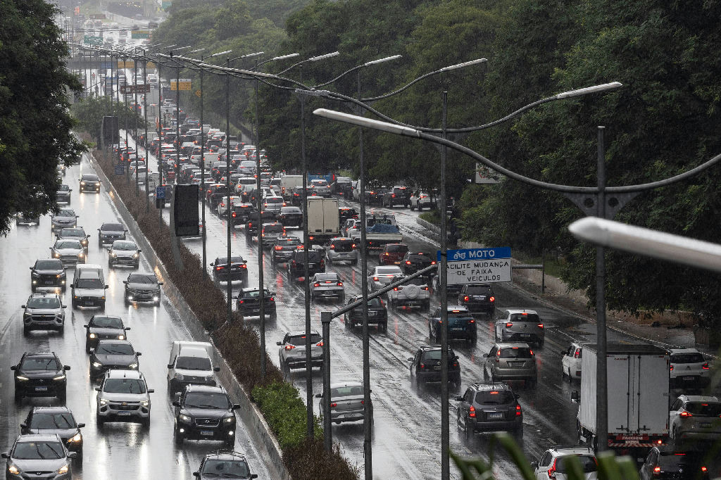 Defesa Civil emite alerta para temporais e ventos fortes em São Paulo nesta semana