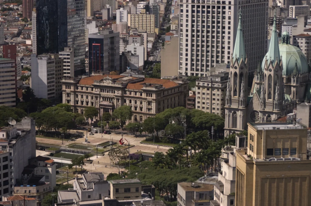 Infraestrutura em São Paulo: um panorama da distribuição de serviços essenciais pelo estado