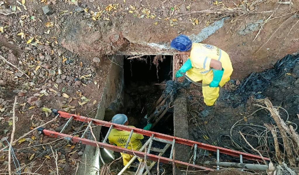 Prefeitura de Guarulhos intensifica limpeza de drenagem na avenida Santos Dumont