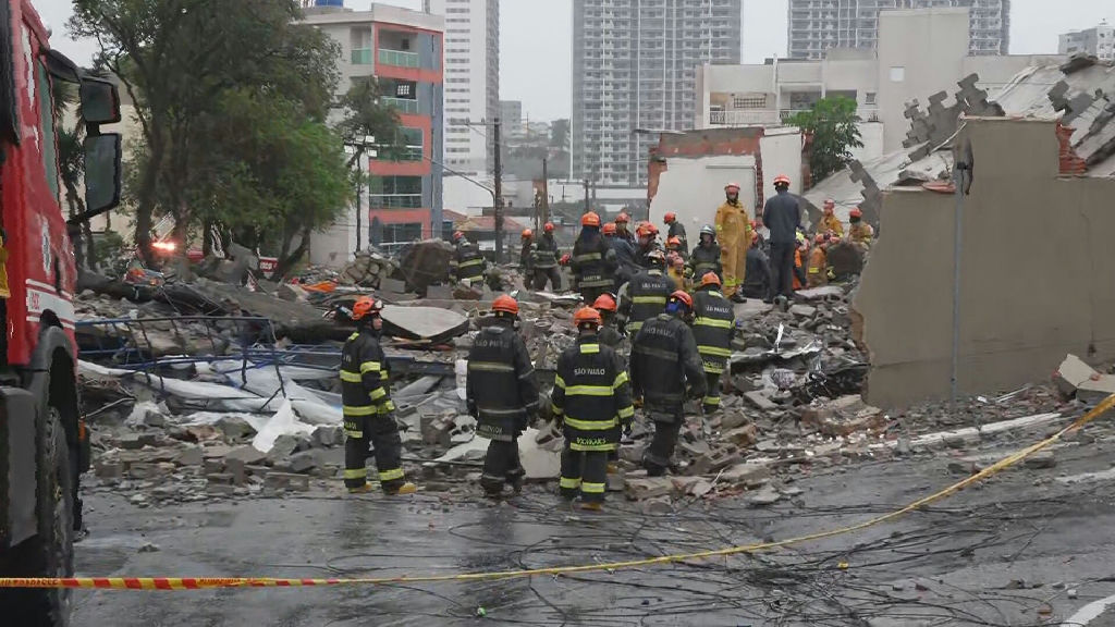 Prefeitura de São Paulo investiga falhas na fiscalização de obra que desabou na Penha