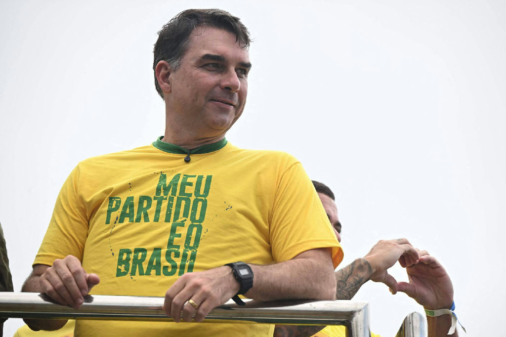 Quebra de sigilo bancário de Flávio Bolsonaro reacende tensões no STF
