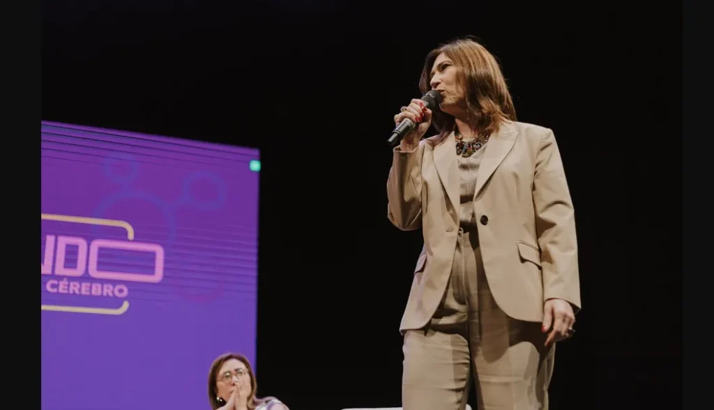 Saúde cerebral em foco: evento gratuito em São Paulo discute Alzheimer e longevidade com Beth Goulart