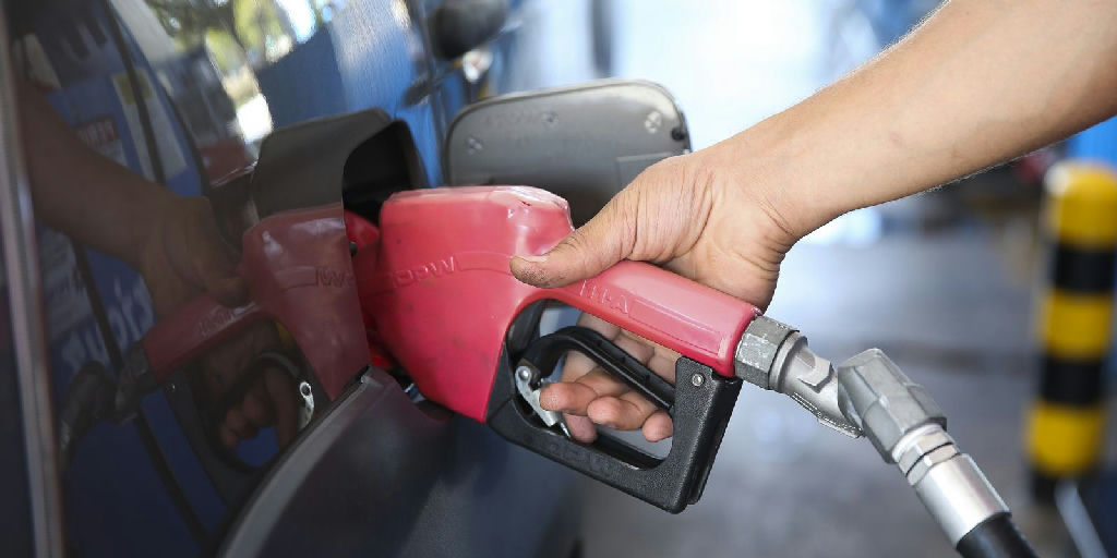 Subsídio de R$ 2,12 ao diesel é prorrogado por 30 dias para conter preços
