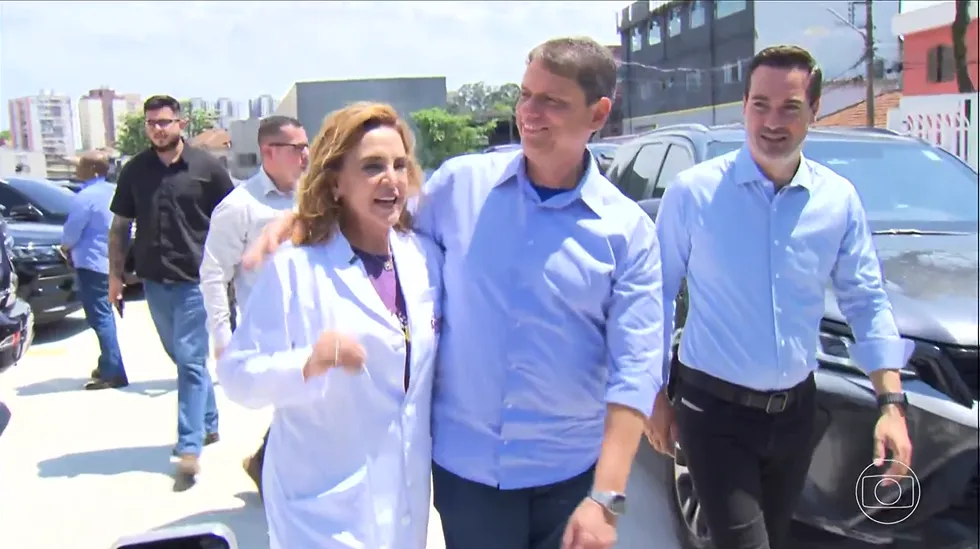 Tarcísio de Freitas promete expansão de centros de saúde feminina em São Paulo