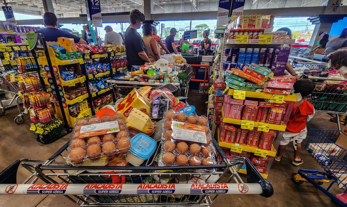 Abras registra avanço de 2,70% no consumo dos lares brasileiros nos nove primeiros meses do ano