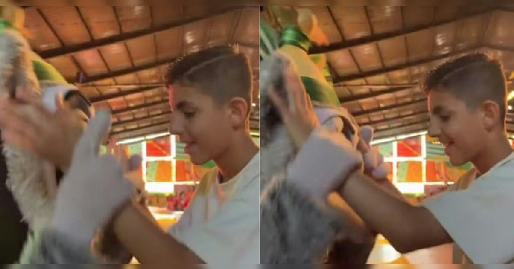 Adolescente cego emociona internet ao explorar personagem com as mãos
